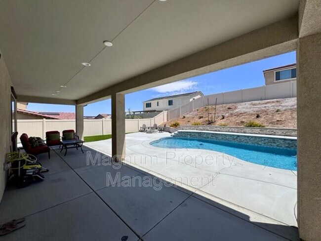 Building Photo - 25181 Desert Sage Dr