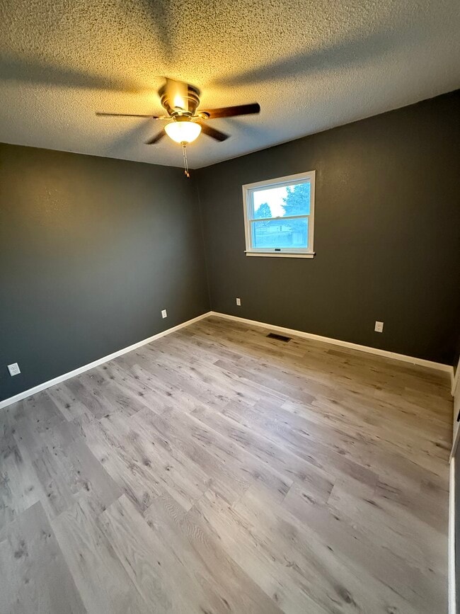 Building Photo - 14102 Southwind Dr
