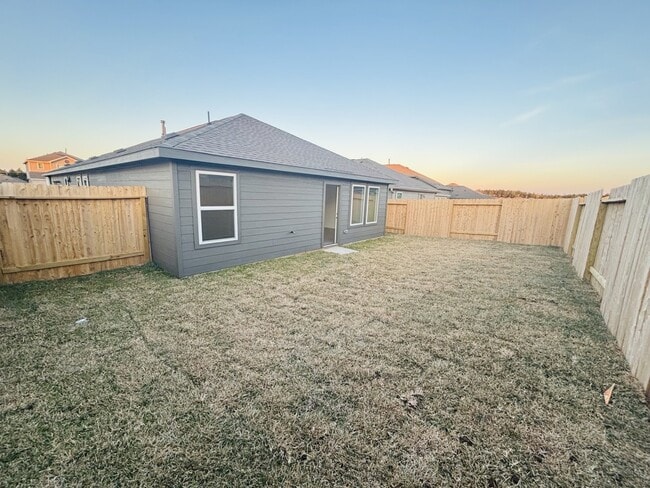 Building Photo - 25425 Carnation Ct