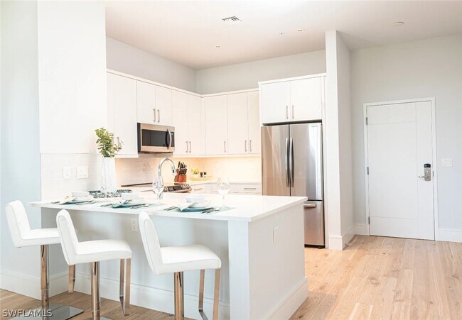 Building Photo - 101 8th St S