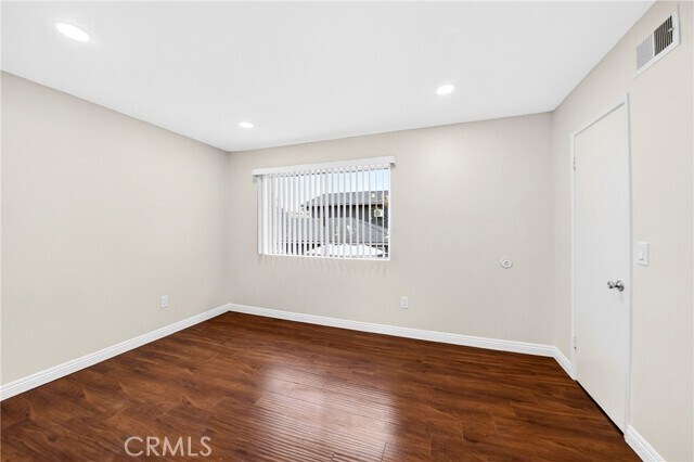 Building Photo - 160 Greentree Ln