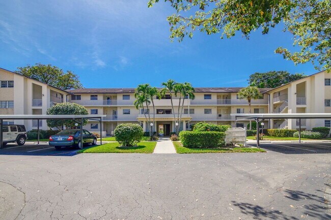 Building Photo - 1020 Palm View Dr