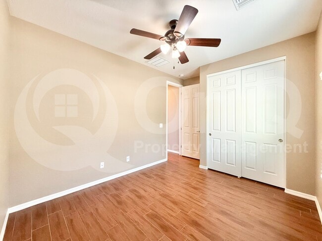 Building Photo - 293 E Glacier Dr