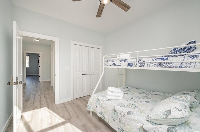 Building Photo - 503 30th Ave N