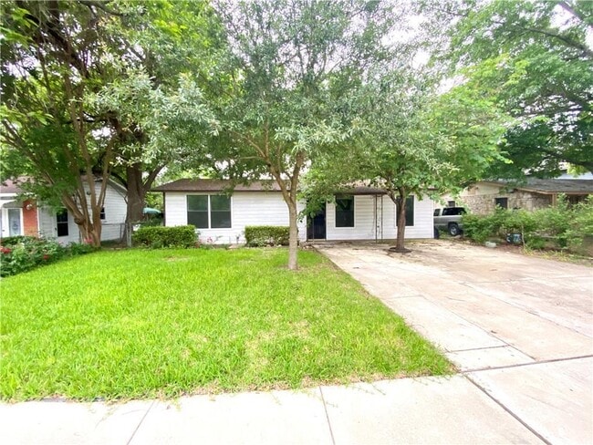 Building Photo - 6211 Club Terrace