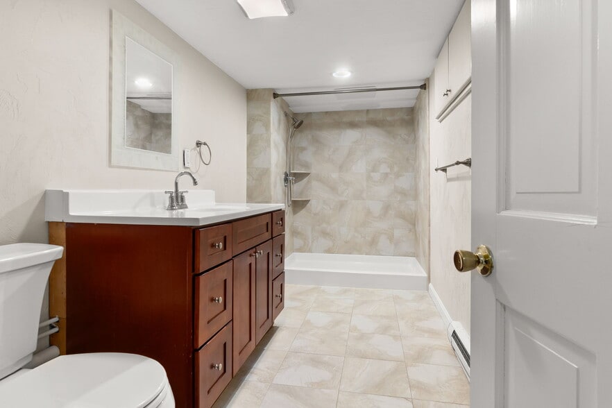 Building Photo - 40 Avon St