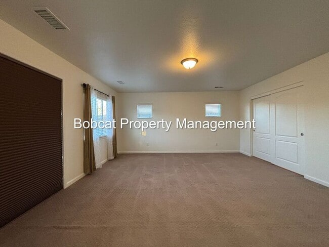 Building Photo - 100 Deschutes Dr