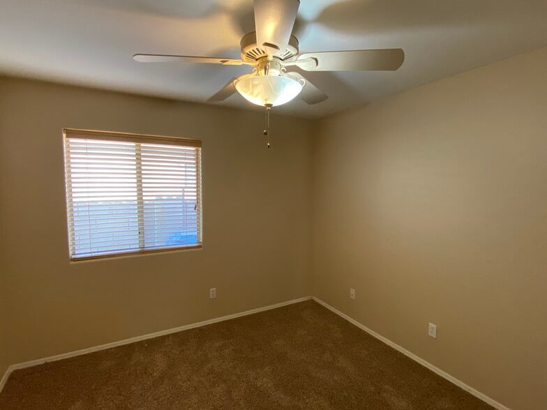 Building Photo - 13433 W Watson Ln