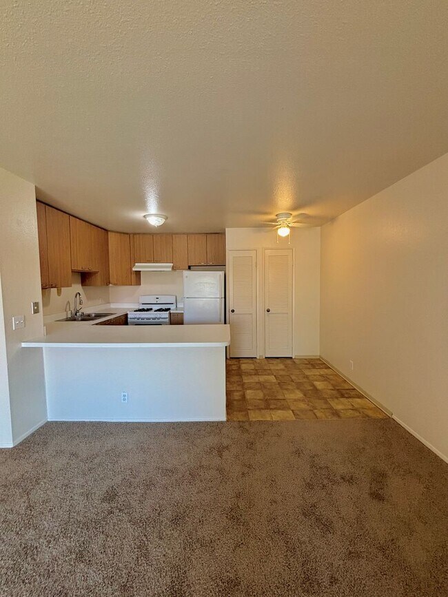 Building Photo - 1466 Granite Hills Dr
