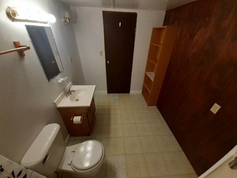 Building Photo - 100 30th St W