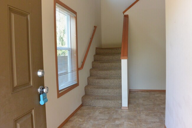 Building Photo - 4825 Northeast 124th Ct.