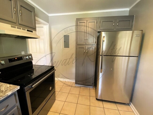 Building Photo - Two Bedroom Ranch Style Apartment Near BNA on Special!
