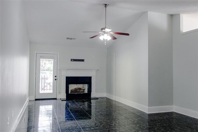Building Photo - 2074 Flint Hill Dr