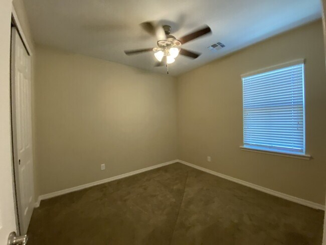 Building Photo - 3726 E Angstead Dr