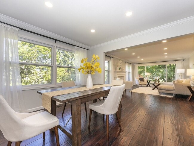 Building Photo - 4 BD remodeled Sylvan Heights home!