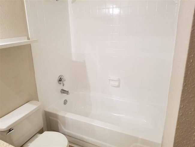 Building Photo - 18617 Egret Bay Blvd