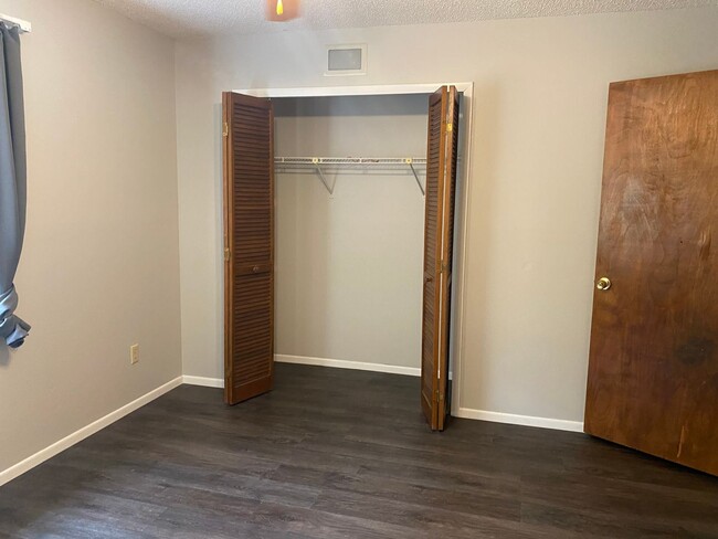 Building Photo - 2 br, 2.5 bath House - 12130 PEPPERDINE PL