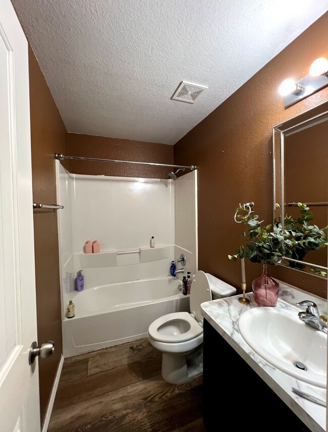 Building Photo - 15647 Flagstone Walk Way