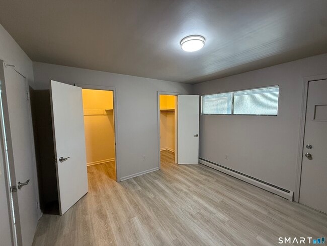 Building Photo - 388 S Main St