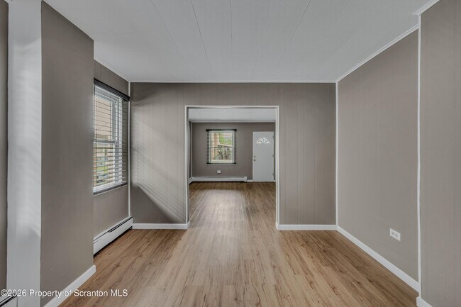 Building Photo - 413 17th Ave