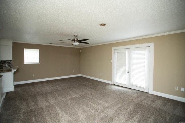 Building Photo - 36 Melinda Dr