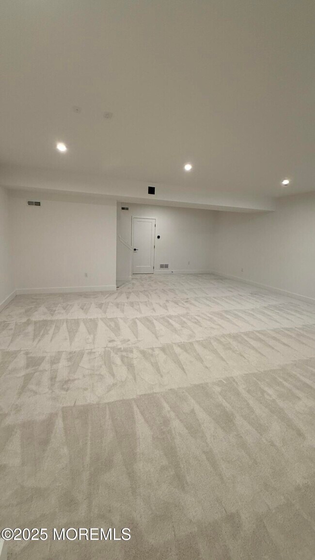 Building Photo - 97 Mustang Dr