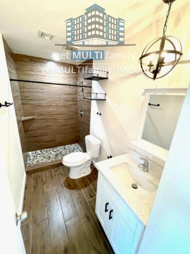 Building Photo - 1402 E McKinley St