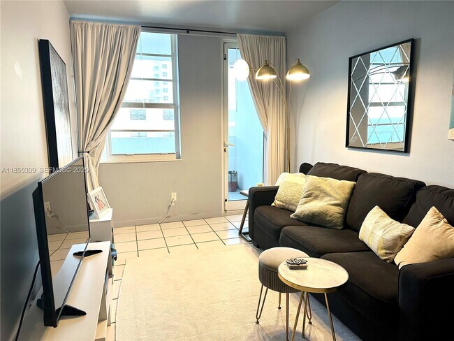 Building Photo - 100 Lincoln Rd