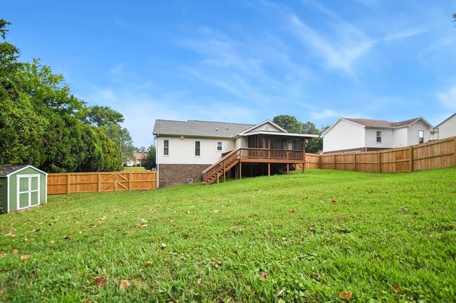 Building Photo - 3515 Clearwater Dr