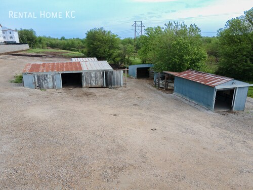 Building Photo - 23250 W 75th St