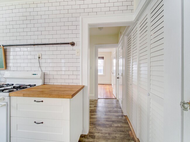 Building Photo - 97 La France Ave