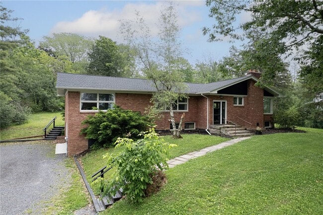 Primary Photo - 216 Berkshire Rd