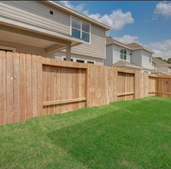 Building Photo - 22106 Regal Heights Ln