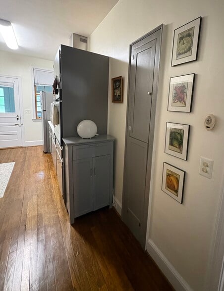 Kitchen - 2603 Kiawah Ave