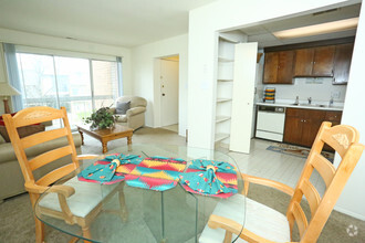 Interior Photo - Clovertree Apartments