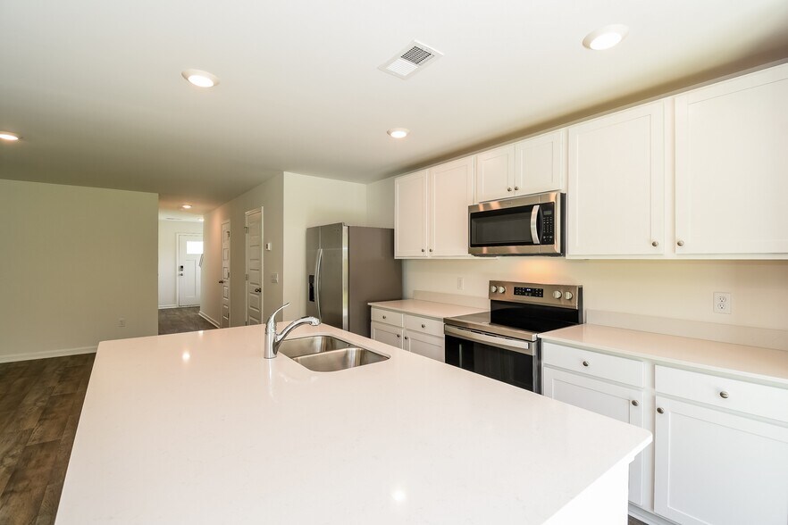 Building Photo - 20 Striker Rd