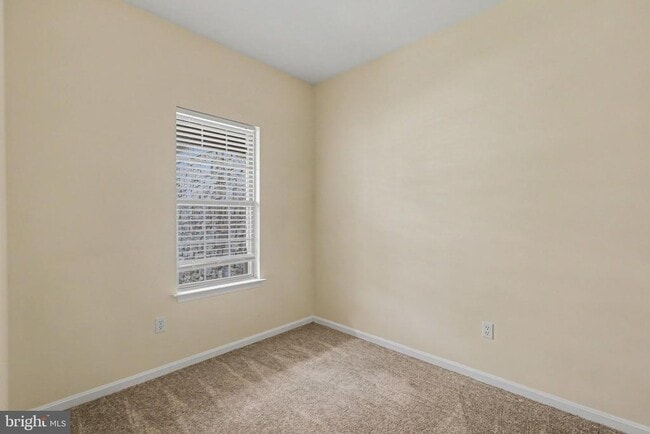 Building Photo - 645 Springhouse Ln
