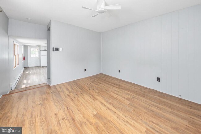 Building Photo - 114 E Millbrooke Ave