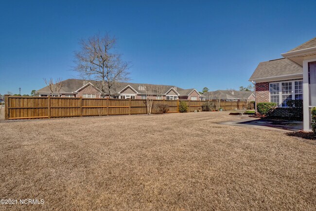 Building Photo - 1302 Suncrest Way