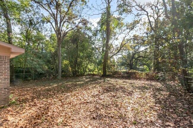 Building Photo - Charming Brick Home Close to Downtown Mobile and Quick Access to I-10!