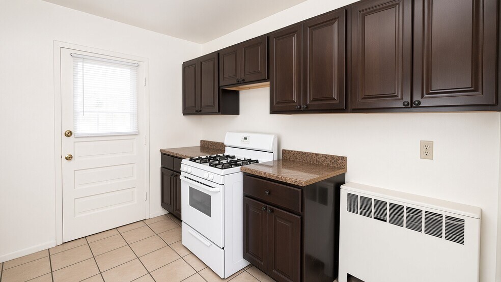 Building Photo - 2839 W Rosemont Ave