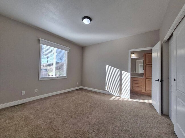 Building Photo - 1028 Shawnee Trail