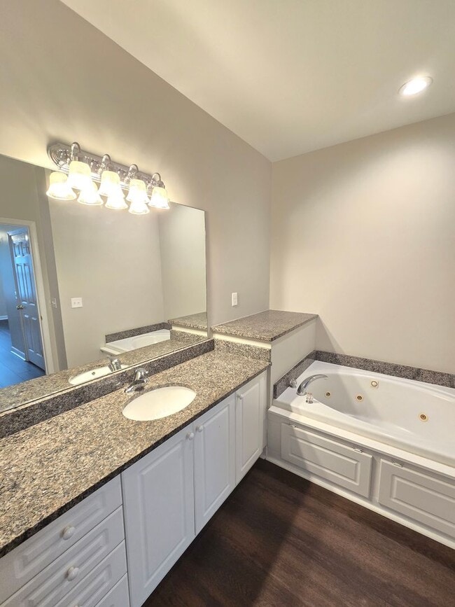 Building Photo - Cape Cottages Condos - 3BD/2BA - Less than...