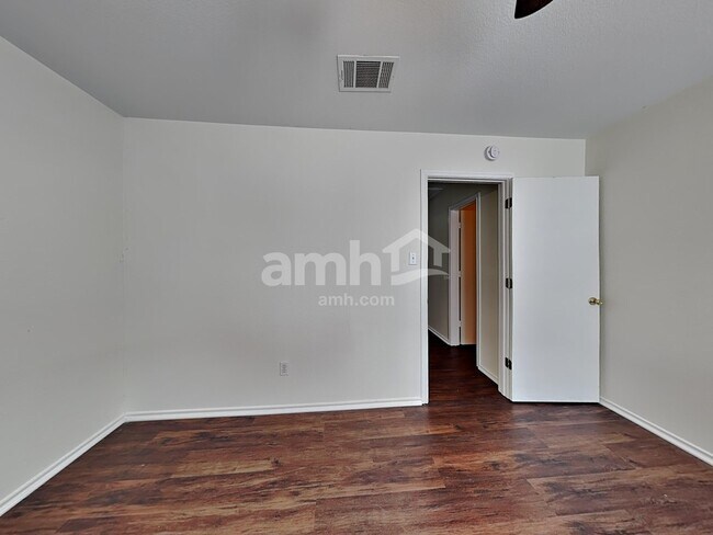 Building Photo - 12748 Saint Marys Dr