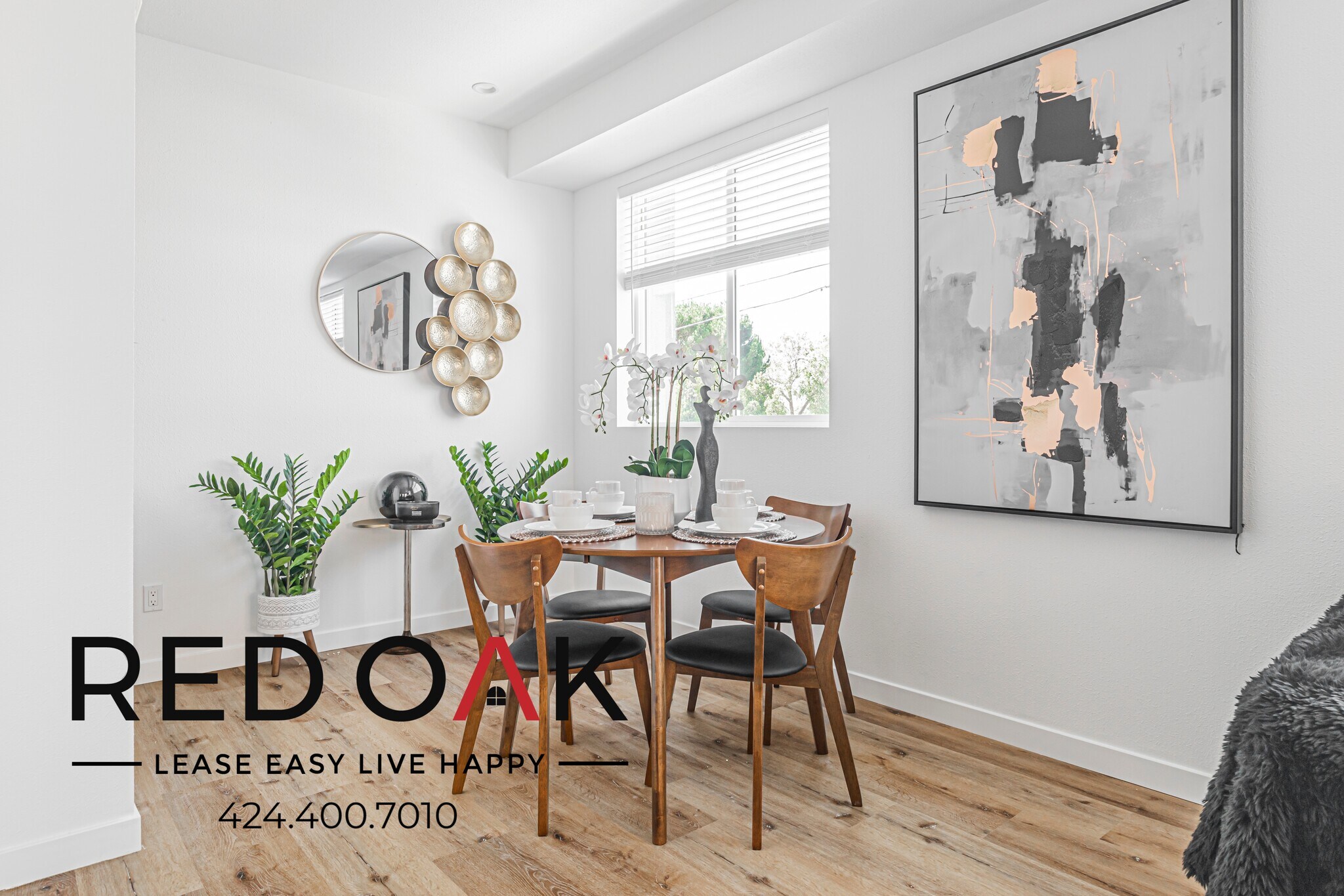 Building Photo - 11954 Vanowen St