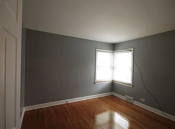 Building Photo - 587 Princeton St