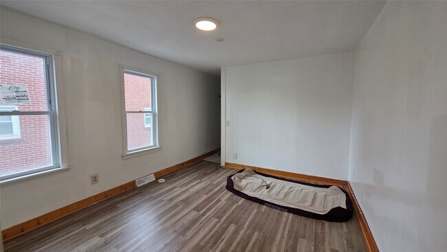 Building Photo - 35 Dayton St