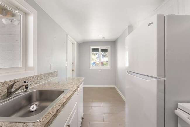 Building Photo - 227 NE 188th Ave
