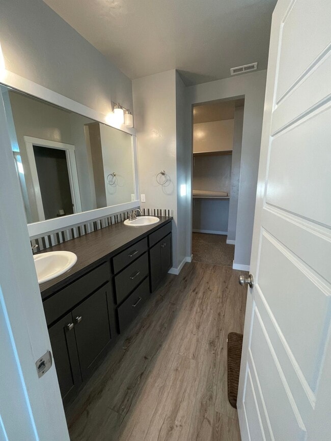 Building Photo - 4225 W Spring House Dr