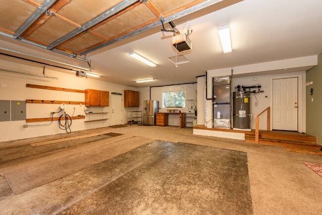 Building Photo - Beautiful Custom Home Overlooking Sequim Bay